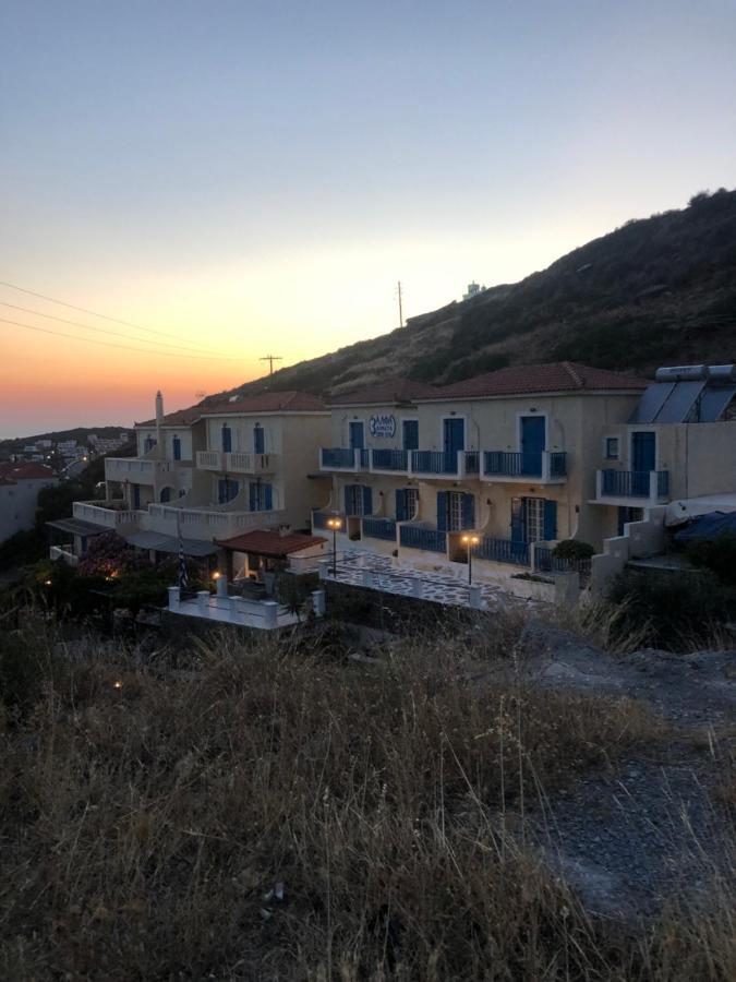 3 Alpha Studios Batsíon Exterior photo